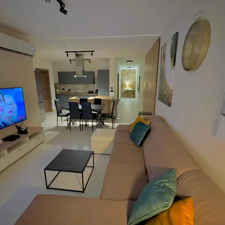 Lux Oakville - Private Pool - Bbq Area - Games - Valley Views Apartament Xagħra