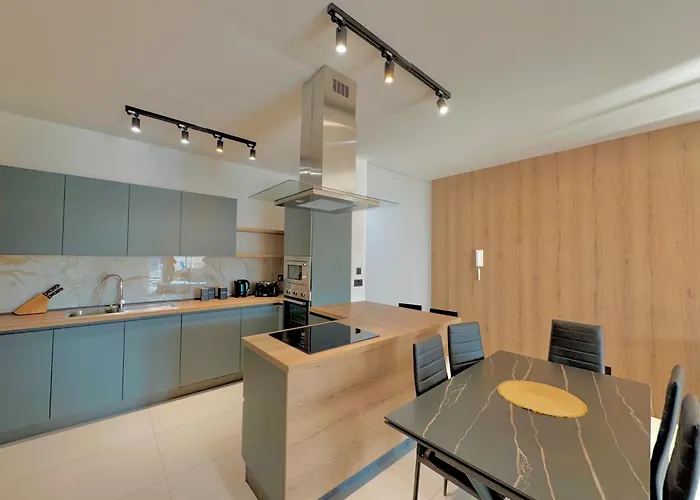 Lux Oakville - Private Pool - Bbq Area - Games - Valley Views Apartament