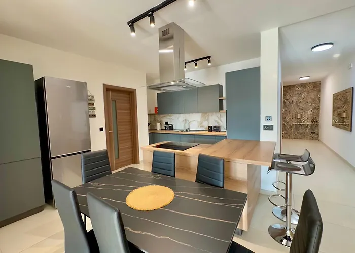 Lux Oakville - Private Pool - Bbq Area - Games - Valley Views Xagħra