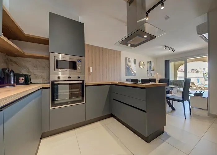 Lux Oakville - Private Pool - Bbq Area - Games - Valley Views