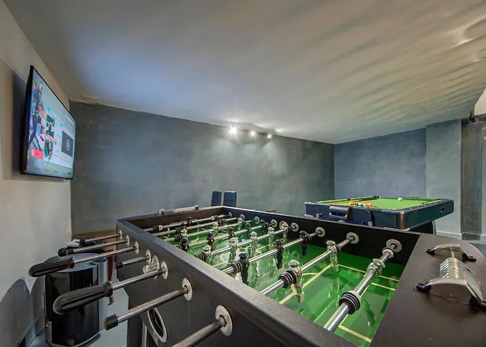 Lux Oakville - Private Pool - Bbq Area - Games - Valley Views Apartament *