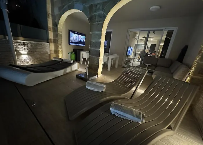 Lux Oakville - Private Pool - Bbq Area - Games - Valley Views Apartament *