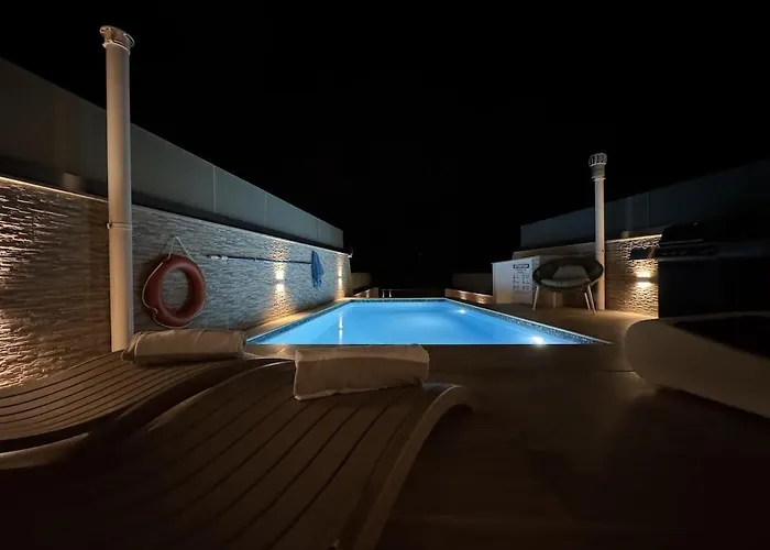 Lux Oakville - Private Pool - Bbq Area - Games - Valley Views Apartament *