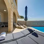 Lux Oakville - Private Pool - Bbq Area - Games - Valley Views Xagħra
