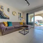 Lux Oakville - Private Pool - Bbq Area - Games - Valley Views