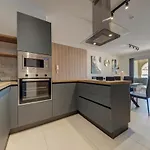 Lux Oakville - Private Pool - Bbq Area - Games - Valley Views