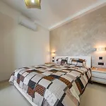 Lux Oakville - Private Pool - Bbq Area - Games - Valley Views Xagħra
