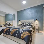 公寓 Lux Oakville - Private Pool - Bbq Area - Games - Valley Views