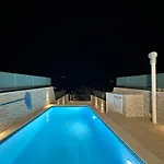 Lux Oakville - Private Pool - Bbq Area - Games - Valley Views