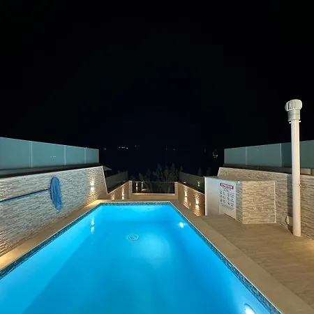 Lux Oakville - Private Pool - Bbq Area - Games - Valley Views