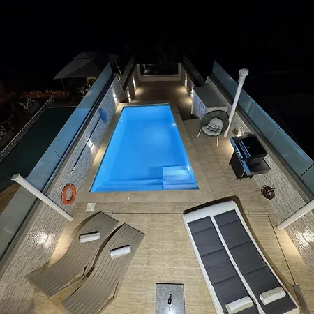 Lux Oakville - Private Pool - Bbq Area - Games - Valley Views *