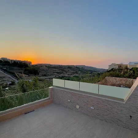 Lux Oakville - Private Pool - Bbq Area - Games - Valley Views Xagħra