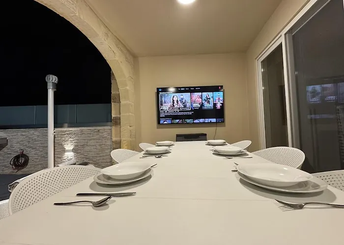 Lux Oakville - Private Pool - Bbq Area - Games - Valley Views Xagħra